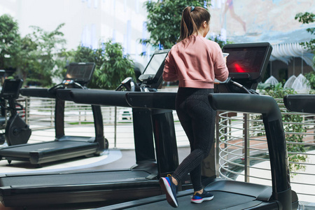 保持积极的 保持积极的